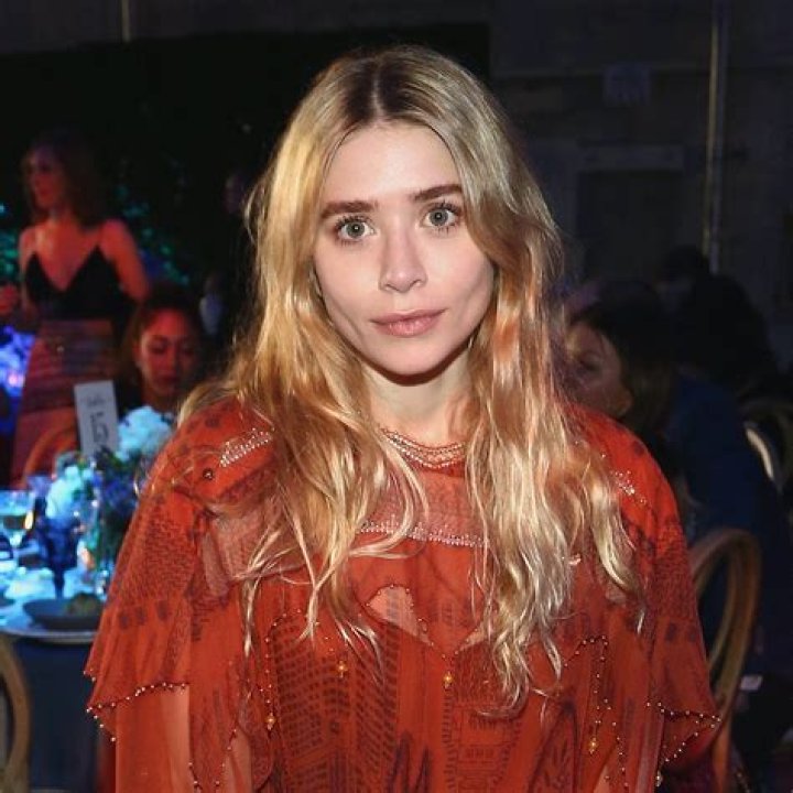 The Ultimate Ashley Olsen Resource: Everything You Need To Know