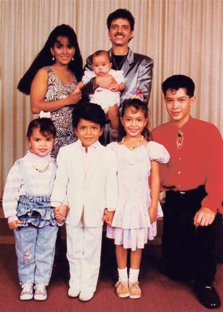 Bruno Mars: Uncovering His Family's Musical Legacy