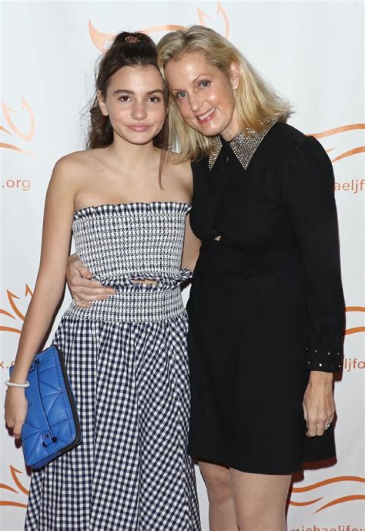 Elliott, Anastasia, Stephanopoulos: Uncovering The Legacy Of Their Grandparents