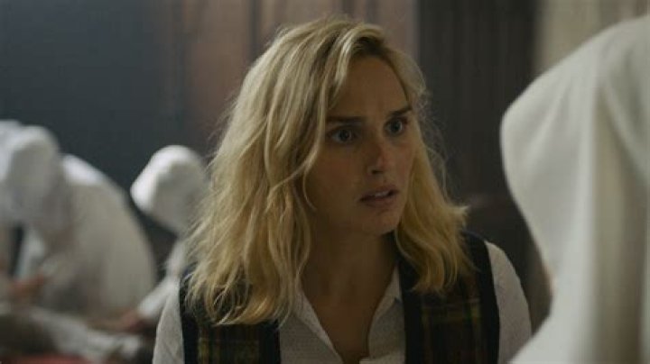 Captivating Story: Uncovering The Truth Behind "Woman At War"