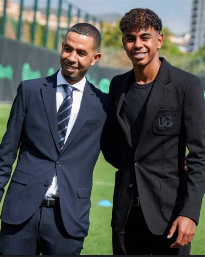 Lamine Yamal And His Parents: A Family Portrait