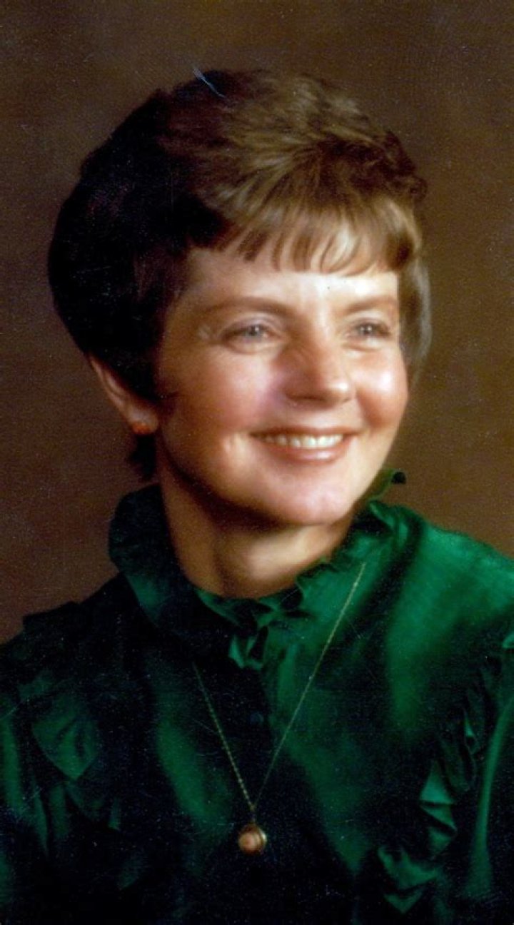 Lynna Brimley: Renowned Author And Speaker