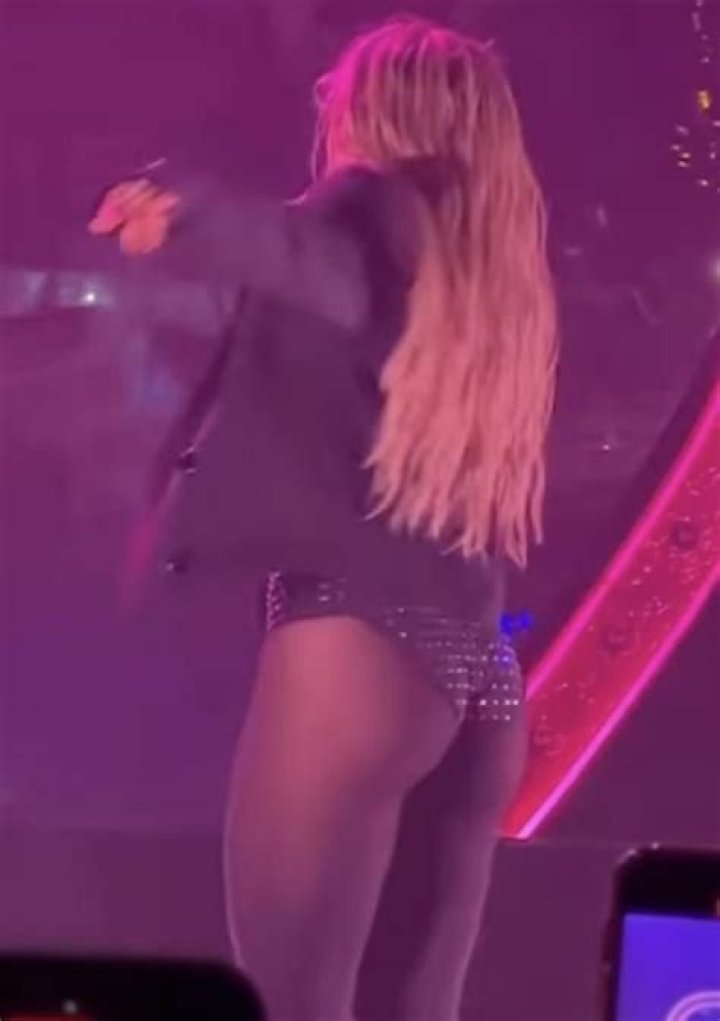 Exploring Sabrina Carpenter's Cheeks: A Symbol Of Charm And Talent