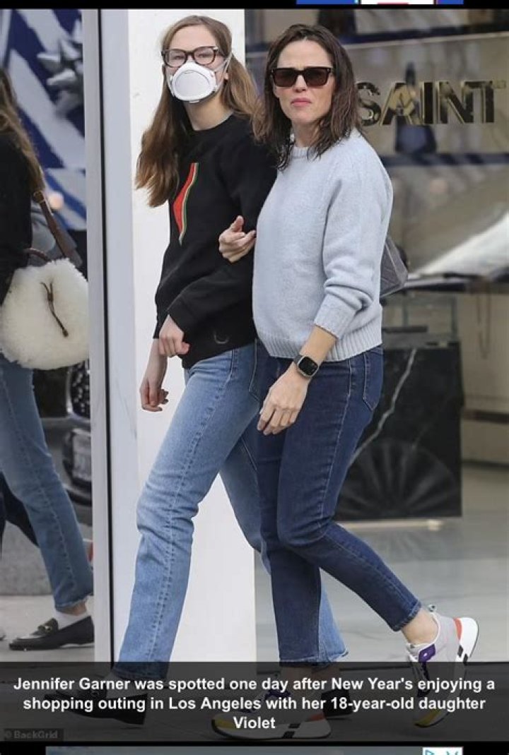 Unveiling The Mystery: Why Is Violet Affleck Wearing A Mask?